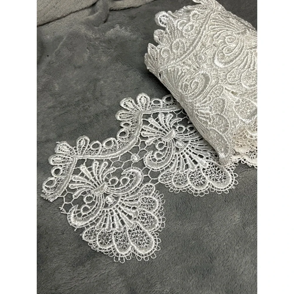White Guipure Lace Trim 82